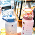 Miniatyrbild 5 av 5: Gradient Vattenflaska BPA-fri 1.5/2L Dricksflaska med Sugrör för Träning (2000ml Gradient Blå)