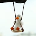 Pikkukuva 1 / 5: Mignon Balançoire Canard Pendentif，Swinging Duck Ornements de V