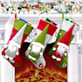 Miniatyrbild 1 av 5: Julstrumpa, 3 st stora julstrumpor hängande tomte C