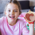 Pikkukuva 4 / 5: Sydänlanka-taidepaketti Cupcake Kaikki tarvittavat tarvikkeet ja kehys aikuisille askartelupaketti Taideprojekti