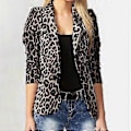 Miniatyrbillede 3 af 5: Dame Blazerdragt med nedfældningskrave, lange ærmer, leopardprint, løse knapper, plusstørrelser (XL mørkegrå)