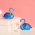 Miniatyrbillede 4 af 5: Diamanter Blå Svane Smykkeskrin Hinged Håndmalet Figur Collec