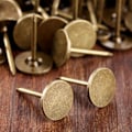 Miniatyrbilde 3 av 5: 100 stk møbelspiker tommelfingertakk vintage stil flatt hode jern uph