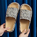 Miniatyrbillede 4 af 5: Sommer-Sliders til Kvinder Bløde Tykke Sålede EVA Badeværelse Anti-Slip Tøfler Leopard Graffiti Sandaler (42 43)