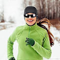 Miniatyrbillede 4 af 5: Hjelmhue med hestehale, Vinter termisk cykelhue løbehue beanie til damer med brillehuller (Grå)