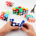 Miniatyrbild 3 av 4: Rubiks kub magisk orm, 4 färger, 3 bitar vardera