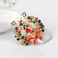 Miniatyrbild 4 av 4: Julgran Jultomte Sockerrör Snöflinga Äpple Hjort Brosch Pin