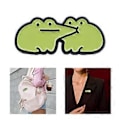 Pikkukuva 2 / 5: Oikukas Sammakko Rintakoru Emali Pin Trendikäs Sammakko Rintakoru Pin Lisävaruste Opiskelijoille Anime Fanille ja Tyylin Ystäville (2)