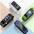 Miniatyrbild 2 av 3: Fitnessarmband med färgskärm för snabb överblick över hälsodata