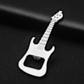 Miniatyrbild 4 av 5: Metallisk Nyckelring med Flasköppnare Haj/Gitarr Stil Kökstillbehör
