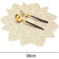 Miniatyrbilde 2 av 5: Set med 4 lotusmønstrede PVC-brikker, vanntette og oljebestandige - Se