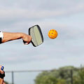 Miniatyrbillede 5 af 5: Pickleball-bolde med 40 huller, hul luftstrøm, specielt designet til udendørs og indendørs pickleball-turneringer i baghaven