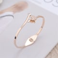 Miniatyrbilde 4 av 5: Mote Titanium Stål Armbånd Kvinne Lett Luksus Skrubb Butterfly