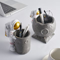 Miniatyrbilde 4 av 4: Astronaut Måne Blyant Pennekopp Holder Romfarer Figur Penne Organiser