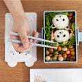Miniatyrbild 4 av 5: Ekologisk tecknad kaninbjörn för barn Lunchlåda blå blue bear