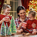 Miniatyrbild 5 av 5: Konstgjorda Mini Julgranar, Set med 4 Miniatyr Sisal Frostade Julgranar Flaskborstträd för Jul Hem Bordsdekoration (Grön)