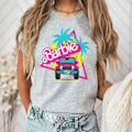 Miniatyrbilde 1 av 2: Barbie Trykket T-skjorte Kvinne Sommer Topp T-skjorte GH1014-N S