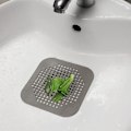Miniatyrbillede 5 af 5: 2 stk. Grå silikonehårfilter, afløbsbeskyttelsesfilter, brusebadsafløbsdæksel, vaskefilter med sugekop til at fange hår, til badekar, badeværelse, køkken