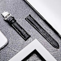 Miniatyrbild 3 av 5: Läderklockarmband Ersättning Alligator Rem För Män Kvinnor Med Silver Fjärils Deployment Spänne 24mm Black
