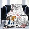 Pikkukuva 5 / 5: Harmaa Atomy-painatettu pehmeä fleece-peitto, patja, sohva, T