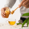 Miniatyrbilde 6 av 8: 50 stk Honeycomb Stick 8cm Mini Treet Honning Dipper Sticks Honning Rører Honning Tryllestav for Honning Kaffe Syltetøy Kjøkken Gadgets