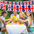 Miniatyrbillede 7 af 8: Union Triangular Vimpler 25stk Britiske Flag 70-års Jubilæum England Flag Vimpler til Dronningens Platin Jubilæum Pub Royal Fest Dekoration