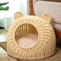Miniatyrbillede 6 af 8: Katteseng Sød Katteøre Imiteret Rattan Håndvævet Åndbar Alle Sæsoner Vaskbar Halvlukket Kattehuse til Indendørs 38x38cm / 15.0x15.0in Beige
