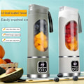 Miniatyrbillede 2 af 5: Bærbar Blender / Blender / Smoothie Maker, 450 ml Kop, Lækagesikker Låg, Trådløs & Genopladelig, Knuser Is & Frugt army green voltage7.4