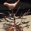 Miniatyrbillede 3 af 5: Lille Fugle Træ Smykker Ørering Halskæde Display Stand Smykke Opbevaringstårne Legering Træ Display Stand