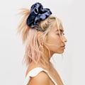 Miniatyrbillede 9 af 10: Store Scrunchies til Tykt Hår Store Satin Hår Scrunchy Chiffon Fluffy Elastiske Hårelastikker Cheetah Hårreb Jumbo Hår Scrunchies Oversized