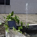 Pikkukuva 2 / 3: Harjaton aurinkovesipumppu lammikkoon, aurinkovesipumppu suihkulähteeseen 9V 2.5W 200L/H aurinkopaneelilla.
