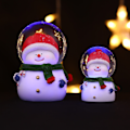 Miniatyrbillede 1 af 3: Jule Sne Globe Farveskiftende Lysende Julekrystalkugle Dekor Harpiks Glas Julekugle Ornamenter Stort Hovedet Stor Snemand