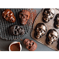 Miniatyrbillede 4 af 5: Nordic Haunted Skull Cakelet Form, Metallic, 5 Kop Kapacitet ‎29,85 x 25,4 x 5,08 cm