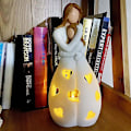 Miniatyrbild 3 av 3: Mamma Kram Dotter Ljusstake Harts Dekorativ Staty Prydnad med LED
