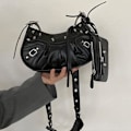 Miniatyrbillede 6 af 6: Dame skuldertaske gotisk nitter tote crossbody messenger PU læder nitter håndtaske til kvinder justerbar rem