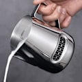Miniatyrbilde 2 av 7: Kaffe-skumkanne med termometer Espresso-dampende skumkopp med intern måling Perfekt for kaffe latte-kunst (350 ml)