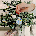 Miniatyrbild 5 av 5: 12 stycken kristalljulkulor 2,2 cm Mini Ab Färgade Prismabollar Julgransdekoration, Hängande Kristaller för Julbröllop Fest Hem (ab)