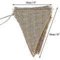Miniatyrbild 4 av 4: 11 meter lång jutesnöre med vimplar, 48 st vimplar i jute, triangelflaggor (13 x 16 cm)