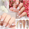 Miniatyrbild 4 av 5: 3D Blomster Nagelkonst Charm, 250 st Vit Blommor Nagel Strass Kit 3D Kristall Nagel Pärlor Platt Design Akryl Nagelkonst Dubbar Manikyr Nagel Tillbehör
