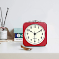 Miniatyrbild 3 av 5: Analog väckarklocka röd fyrkant tyst liten metall reseväckarklockor för barn sovrum sängbord vardagsrum kontor röd