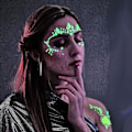 Miniatyrbild 2 av 5: 8 set Självlysande Ansiktsstenar Rave Blacklight Kroppsdekaler Självlysande Ansiktsjuveler Fluorescerande Ansiktstatuering Kristaller Strass Dekal Bo