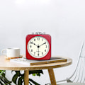 Miniatyrbild 2 av 5: Analog väckarklocka röd fyrkant tyst liten metall reseväckarklockor för barn sovrum sängbord vardagsrum kontor röd