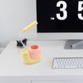 Miniatyrbillede 2 af 5: Moderne børns tegneserie sød skrivebordslampe primær studerende opladning bordlampe læsning skrivning øjenbeskyttelse lys - Snngv（gul）