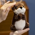 Miniatyrbild 4 av 4: Otter gosedjur, bedårande tecknad utter plyschleksak, fluffigt mjukt gosedjur för jul, födelsedag
