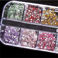 Miniatyrbilde 5 av 6: 12 stk Rhinestone In box - 2mm - Negledekorasjoner Multicolor