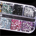 Miniatyrbilde 6 av 6: 12 stk Rhinestone In box - 2mm - Negledekorasjoner Multicolor
