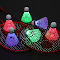 Miniatyrbillede 2 af 5: Badmintonbold, 4 LED Badmintonbold, Fjer Nylonbold