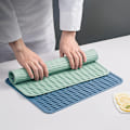 Miniatyrbilde 4 av 4: Grønn Silikon Tørkematte, Stor Varmeisolasjon Avløpsmatte Sklisikker og Varmeisolasjon Oppvasktørkematte for Tørking av Bestikk og Tallerkener(40cmx30cm)