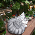 Miniatyrbilde 4 av 5: Grå hagestatue katt skulptur realistisk form søt sovende