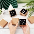 Miniatyrbillede 4 af 5: 16 stk. Firkantede Gaveæsker 7 cm Gaveæske til Smykker Armbånd Halskæde